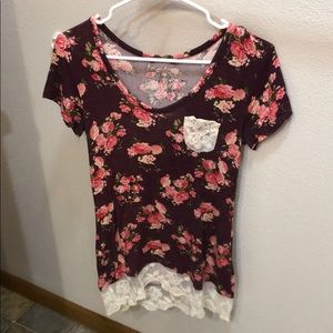 Rue21 floral top with lace & pocket